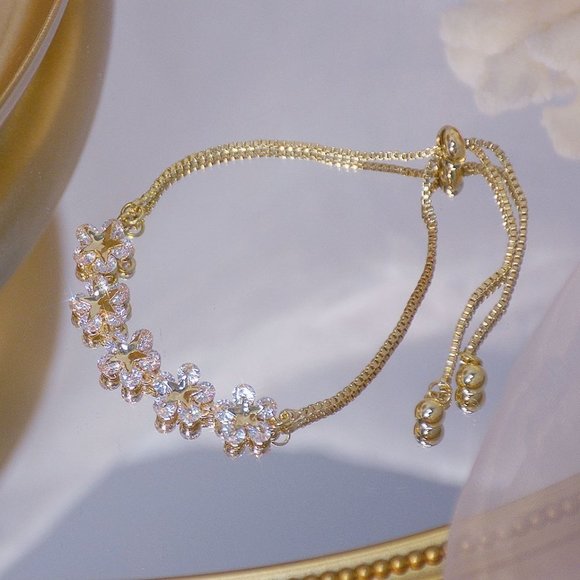 Jewelry - NEW 14K Gold Plated Diamond Flower Bracelet